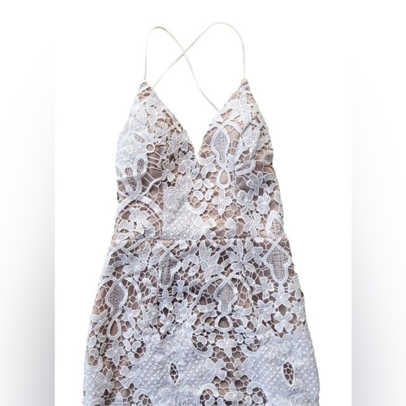 NWT Showpo Line Of Sight Midi Dress in White Size XS - Picture 7 of 9